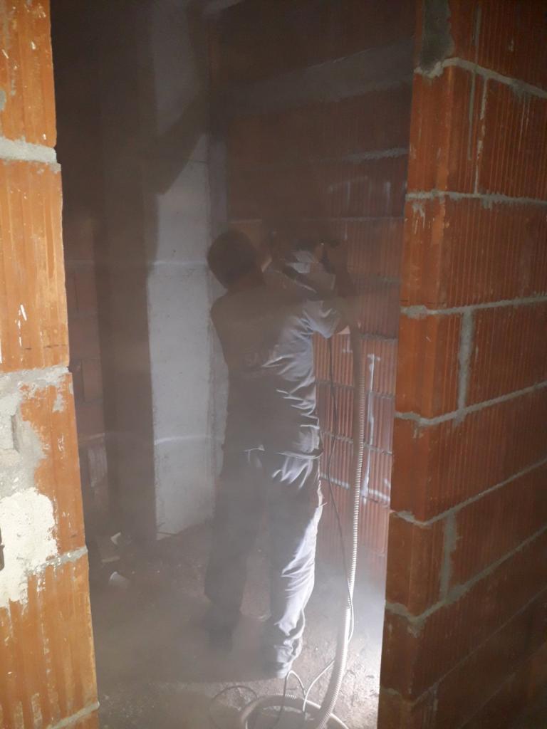 U toku su radovi na montaži vodovodnih i kanalizacionih instalacija na I spratu lamela A i B - 3