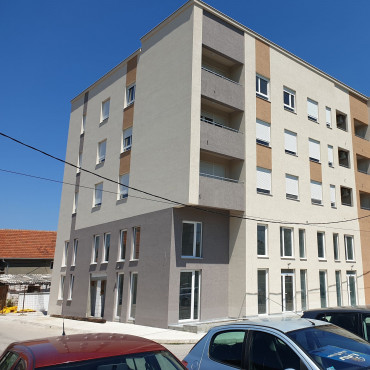 Zgrada, front